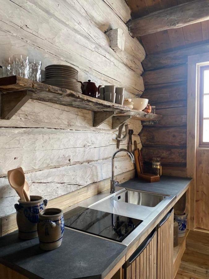 Sauefjoset - Idyllisk Gardstun Fra 1800-Tallet Skjåk Exterior foto